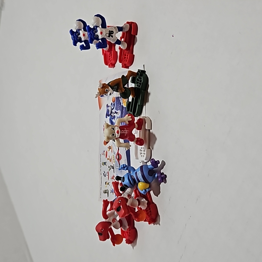 Kinder Joy NBA basketball mascots 7 figures